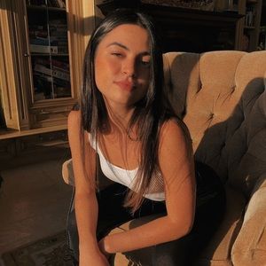 Meet your Posher, Julia